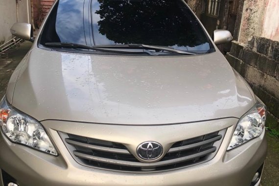 Well maintained 2013 Toyota Corolla Altis /AT
