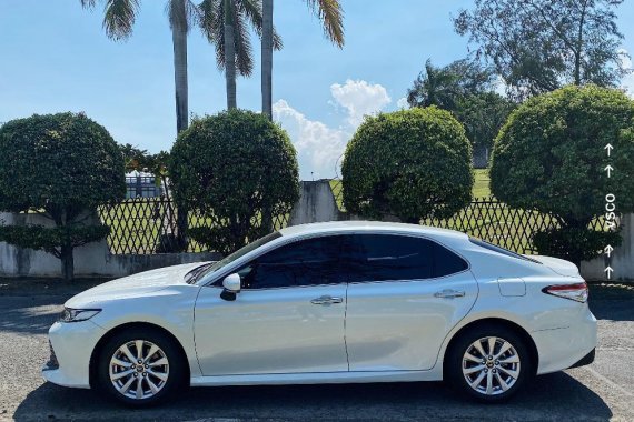 Selling White Toyota Camry 2018 in Taguig