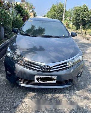 Selling Grey Toyota Corolla Altis 2017 at 37000 km