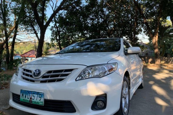 White Toyota Corolla altis 2013 for sale in Automatic