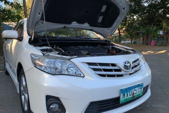 White Toyota Corolla altis 2013 for sale in Automatic