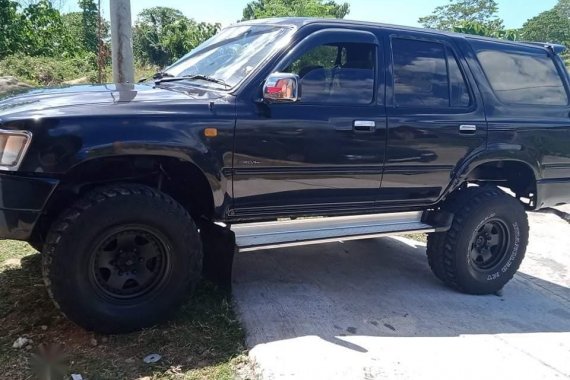 Selling Black Toyota Hilux 2009 in Davao