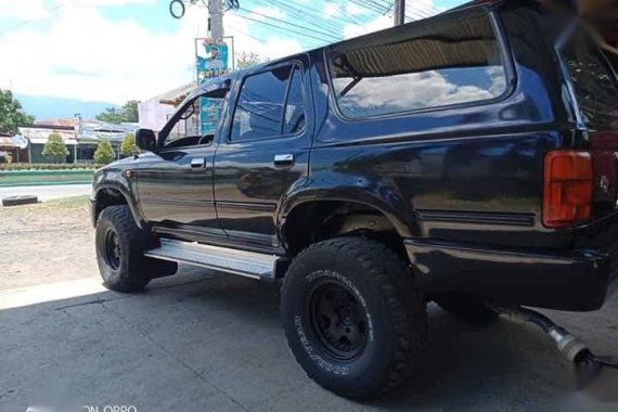 Selling Black Toyota Hilux 2009 in Davao
