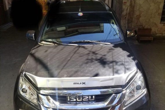 Selling Black Isuzu Mu-X 2016 in Manila