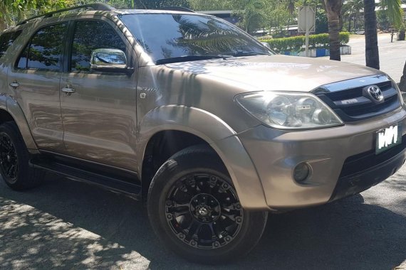 Toyota Fortuner G 2006 model 