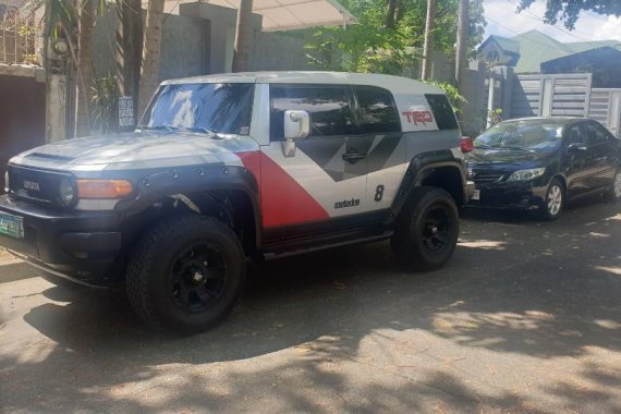 Selling White Toyota Fj Cruiser 2007 in Quezon City