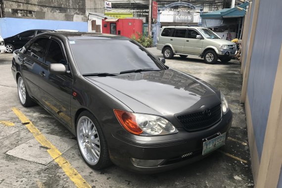 2nd-Hand Grey 2005 Toyota Camry