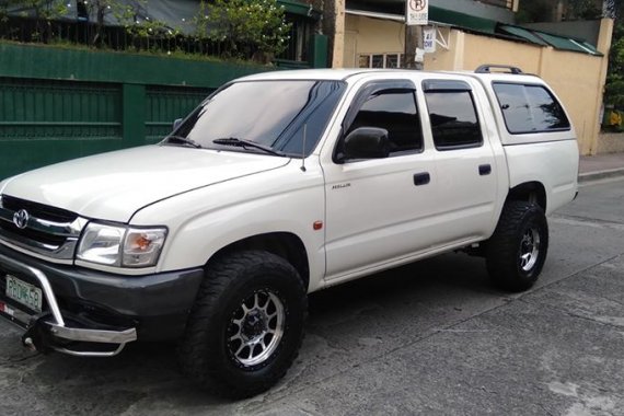 2004 Toyota Hilux SR5 Diesel 4X2 Manual