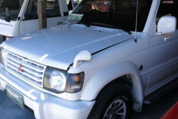 White Mitsubishi Pajero 2004 SUV / MPV for sale in Cebu City