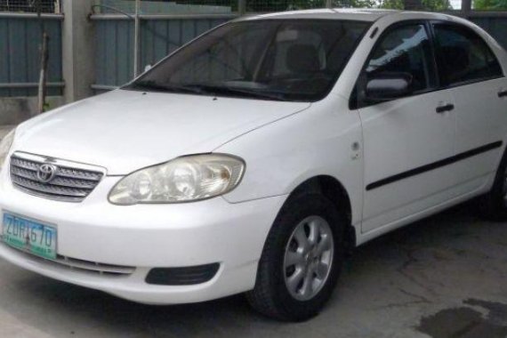 Selling White Toyota Corolla 2005 Sedan in Cebu City