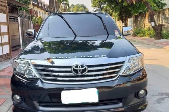 Black Toyota Fortuner 2013 SUV / MPV for sale in Quezon City