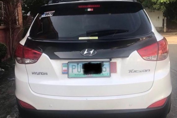 Selling White Hyundai Tucson 2010 SUV / MPV in General Trias