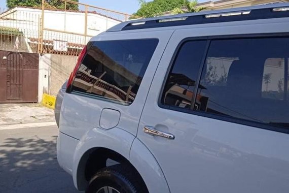 Sell White 2009 Ford Everest SUV / MPV at Manual in  at 66000 km in Quezon City