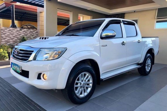 Selling White Toyota Hilux 2014 SUV / MPV in Manila