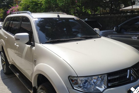Sell White 2014 Mitsubishi Montero SUV / MPV in Manila