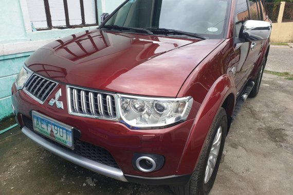 Selling Red Mitsubishi Montero 2011 SUV / MPV in Manila