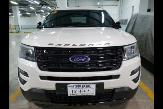Selling White Ford Explorer 2016 SUV / MPV in Lapu-Lapu