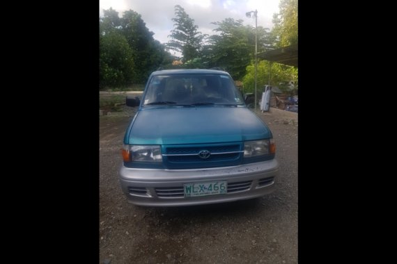 Green Toyota Revo 2000 for sale in San Juan