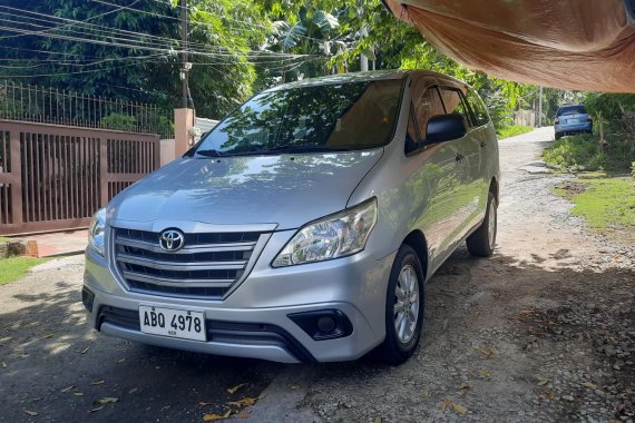 2015 Toyota Innova E matic 