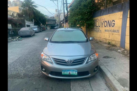 Selling Grey Toyota Corolla Altis 2012 in Quezon City