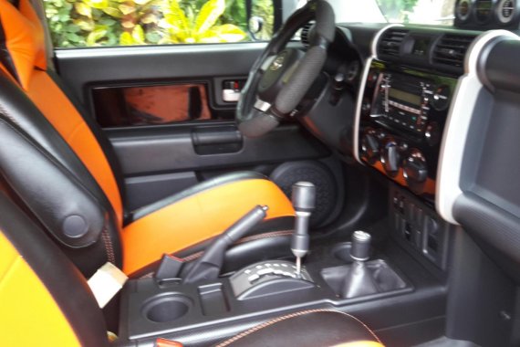 Selling Black Toyota Fj Cruiser 2015 