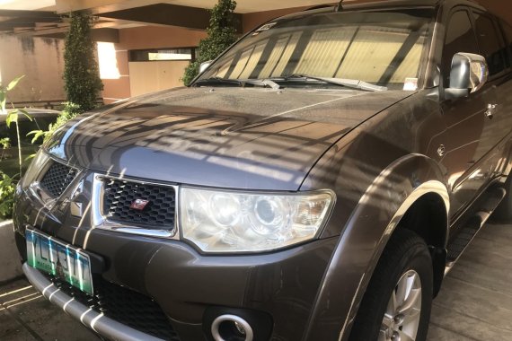 Sell Grey 2013 Mitsubishi Montero in Cebu City