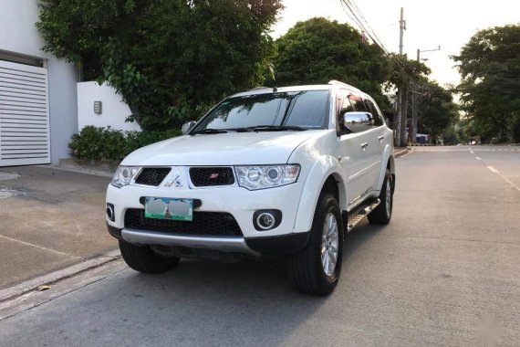 Pearl White Mitsubishi Montero Sport 2013 for sale in Quezon City