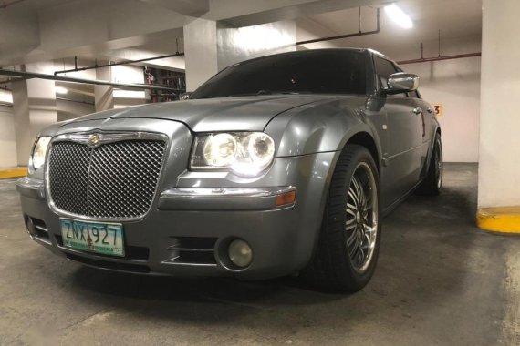 Grey Chrysler 300c 2015 for sale in Bonifacio