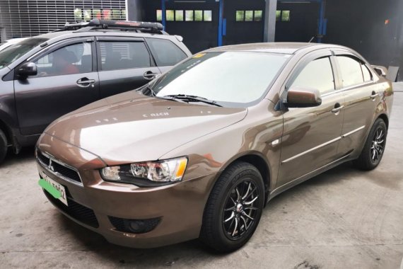 Selling Beige Mitsubishi Lancer in Parañaque