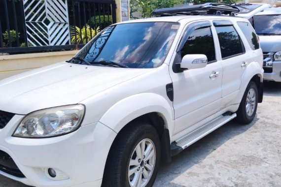 White Ford Escape 2011 for sale in Manila