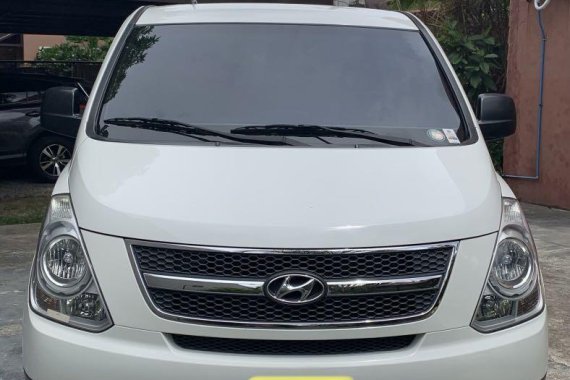 White Hyundai Starex for sale in Manila