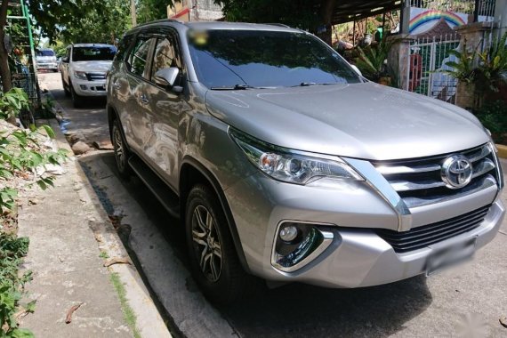 Selling Silver Toyota Fortuner in Taytay