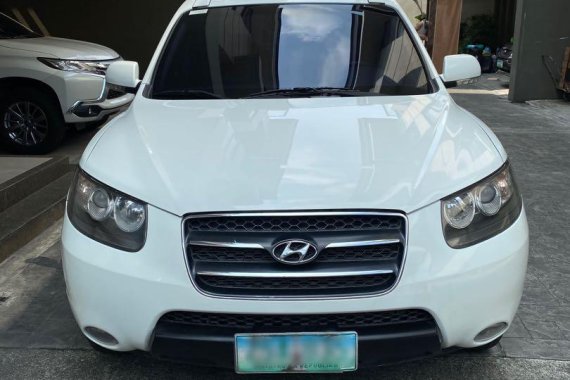 Sell White Hyundai Santa Fe in Manila