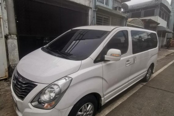 White Hyundai Starex for sale in Quezon City