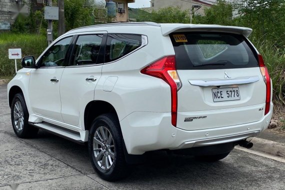 Selling White Mitsubishi Montero sport in Parañaque