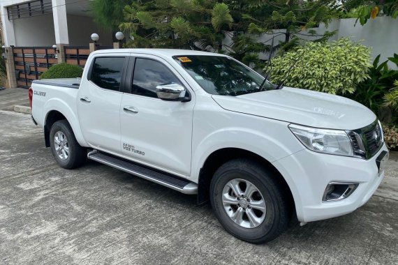 White Nissan Navara for sale in Manila