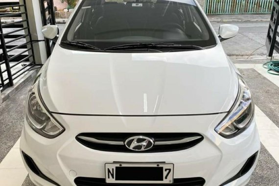 Sell White Hyundai Accent in Manila