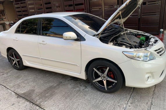 Selling White Toyota Corolla Altis 2012 in Parañaque