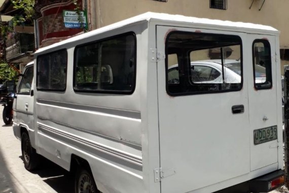 Sell White Mitsubishi L300 in Quezon City