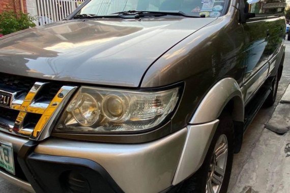 Sell Brown 2012 Isuzu Crosswind in Manila