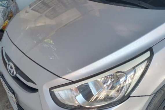 Selling Silver Hyundai Accent in Marikina