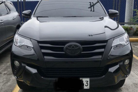 Selling Black Toyota Fortuner for sale in Muntinlupa