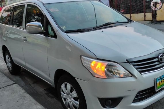 White Toyota Innova for sale in Makati