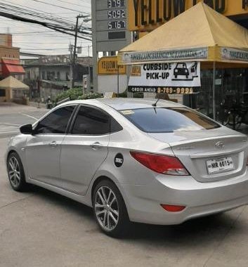 Sell Silver Hyundai Accent in Valenzuela