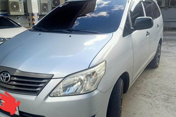 Toyota Innova J 2015