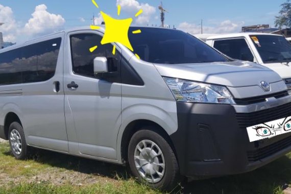 Toyota Hiace Commuter Deluxe 2020