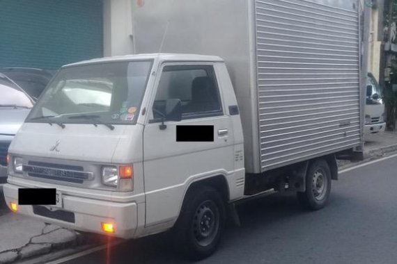 White Mitsubishi L300 for sale in San Juan