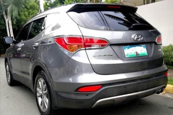 Selling Grey Hyundai Santa Fe 2013 in Quezon City