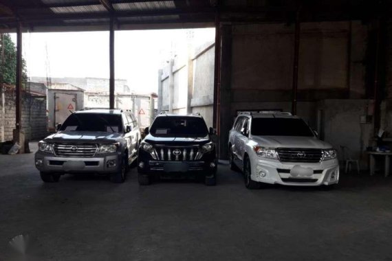 Selling White Toyota Land Cruiser in Cagayan de Oro