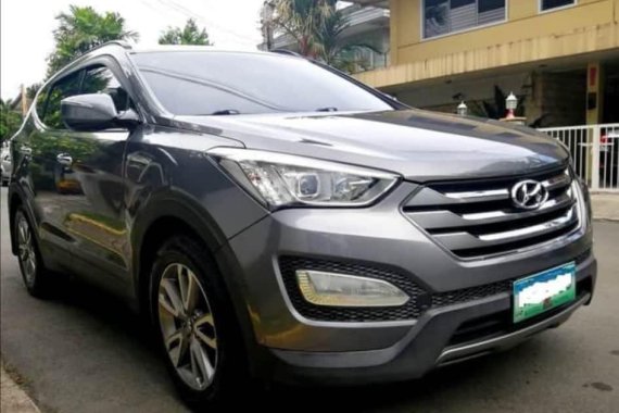 Selling Grey Hyundai Santa Fe 2013 in Quezon City